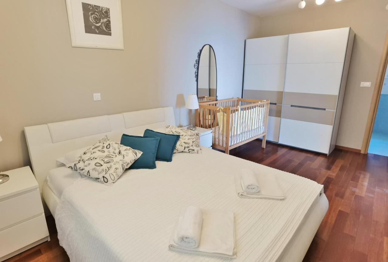Villa Rastichi Amazing Seaview Trogir Exterior photo